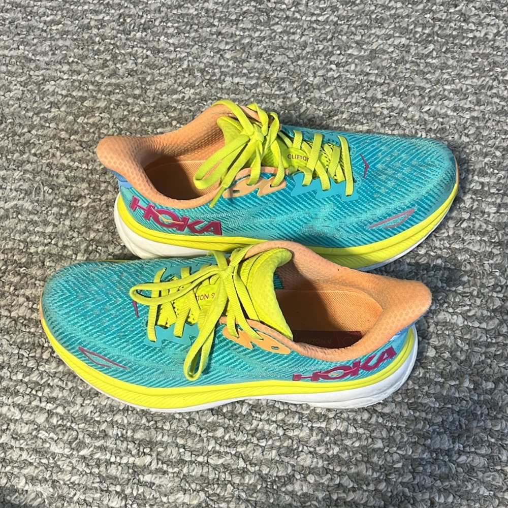 Women’s Hoka Clifton 9 sneakers